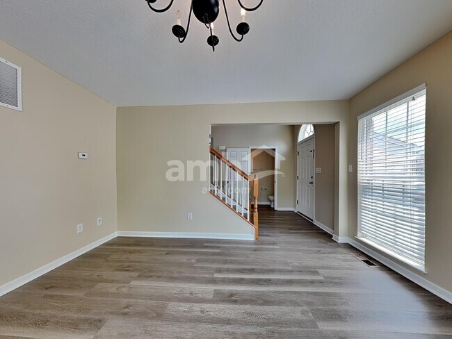 Building Photo - 5 Wells Dr