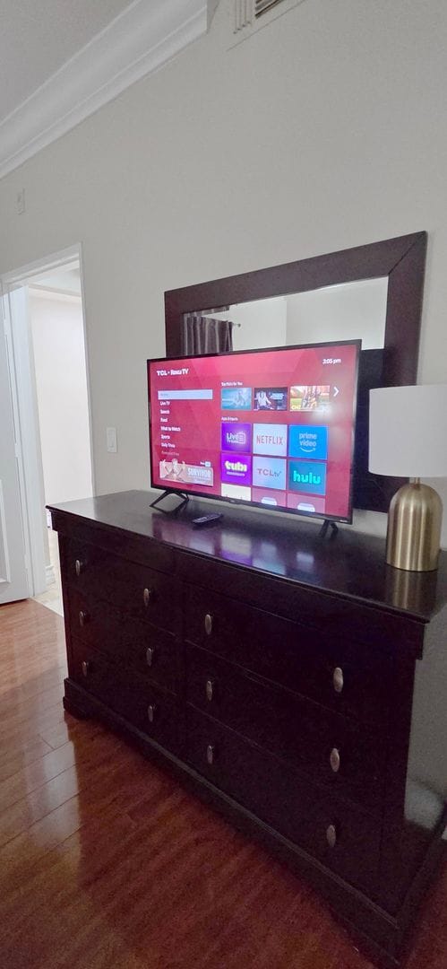 Building Photo - Short or long term available! Beautifl furnished 1 bedroom located in the heart of the strip!