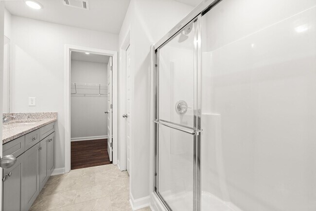 Building Photo - 4 Bed 2.5 Bath home in Gainesville!