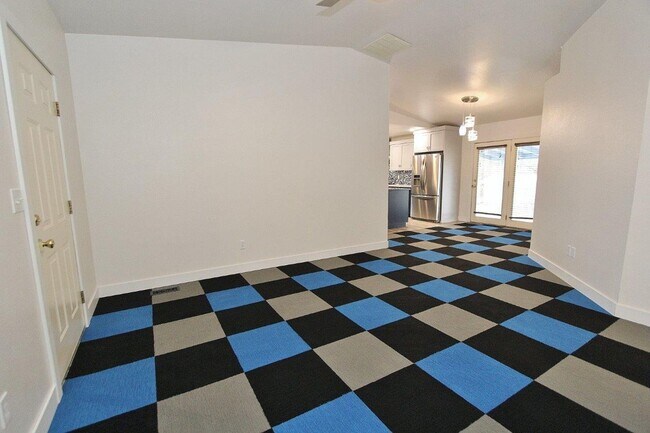 Building Photo - Single-Level Home in Quiet Neighborhood