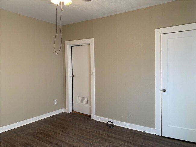Building Photo - 8327 Oleander St