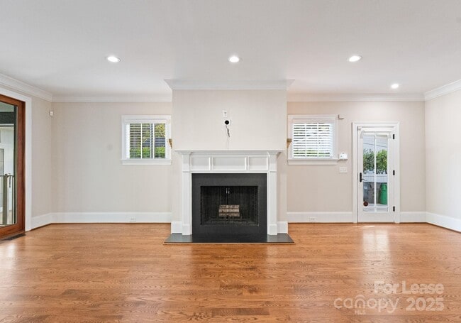Building Photo - 3125 Pinehurst Pl