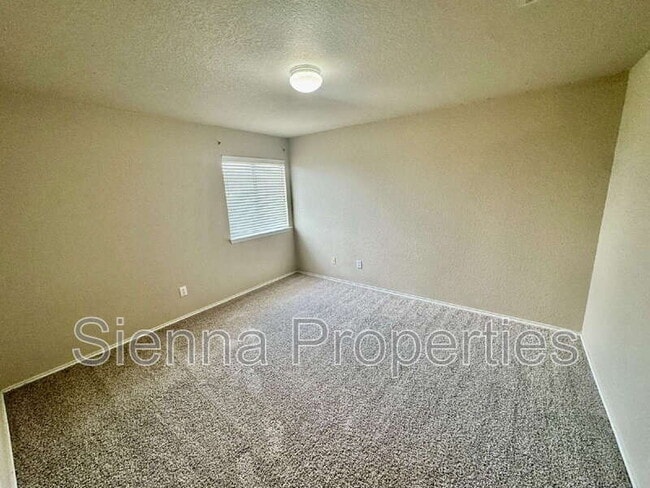 Building Photo - 398 Paddington Dr