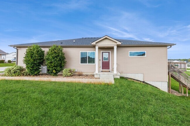 Building Photo - 1588 Foxtail Dr SE