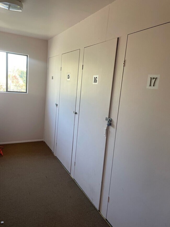 Building Photo - Magnolia Gem, Renovated for todays modern lifestyle