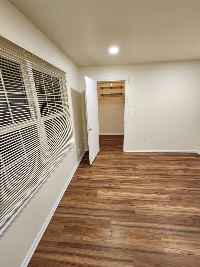 Building Photo - 33 Cypress Ct