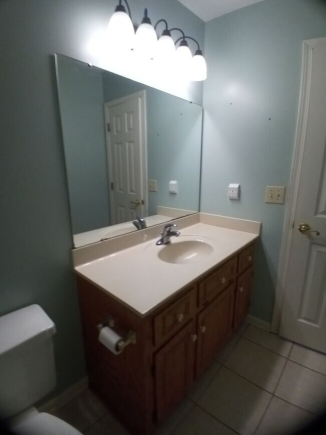Building Photo - 350 Katydid St