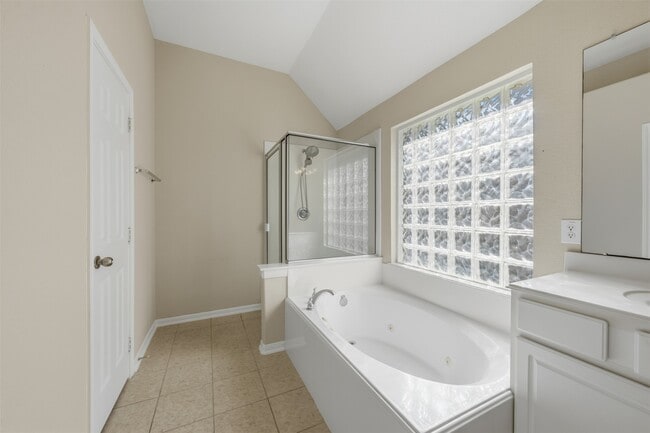 Building Photo - 21610 Grand Hollow Ln