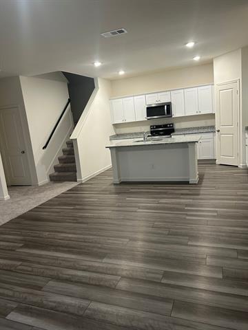 Building Photo - 2119 Revere Dr