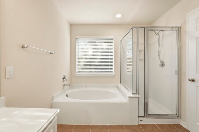 Building Photo - 5606 Redgrove Ln