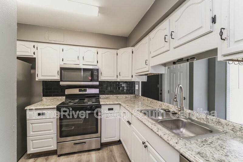 Building Photo - 667 Chelsea Ct