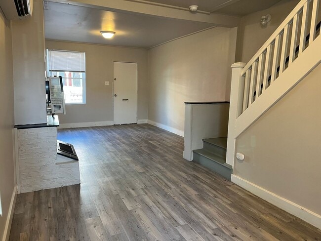 Building Photo - 3 Bedroom 1 Bath Home in Lancaster City - ...