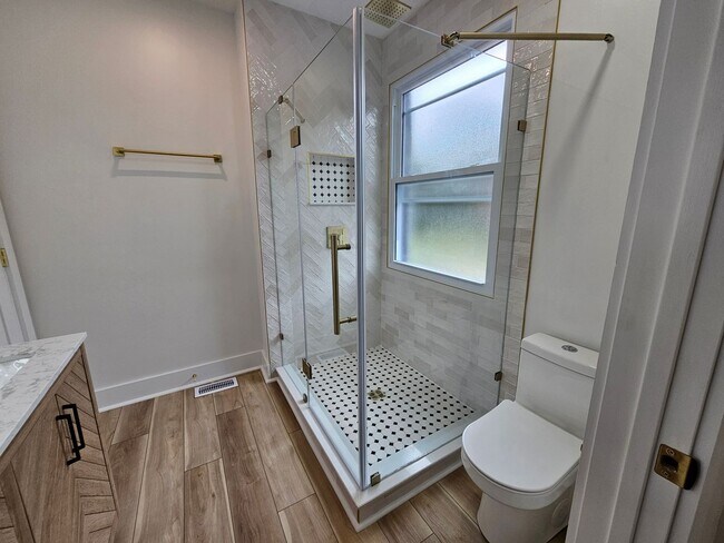 Building Photo - Amazing 3 bedroom 2.5 bath House for Rent ...