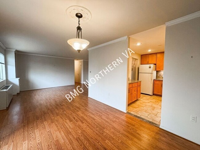 Building Photo - 200 N Maple Ave