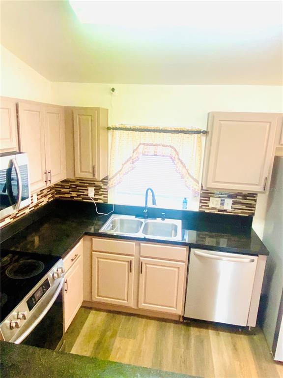 Building Photo - 659 Jaguar Ct