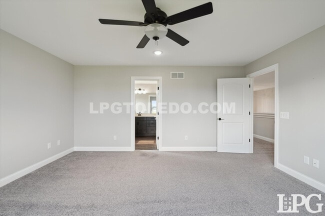 Building Photo - 1038 Stoneleigh Rd