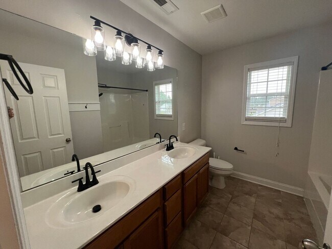 Building Photo - 314 Springcreek Ct