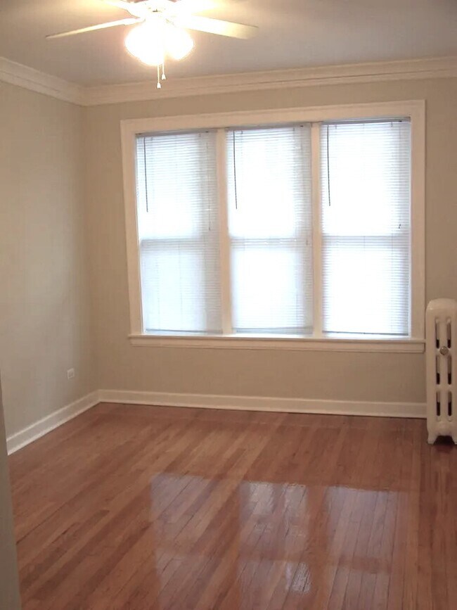 Dining Room / Office Area - 1911 W Winnemac Ave