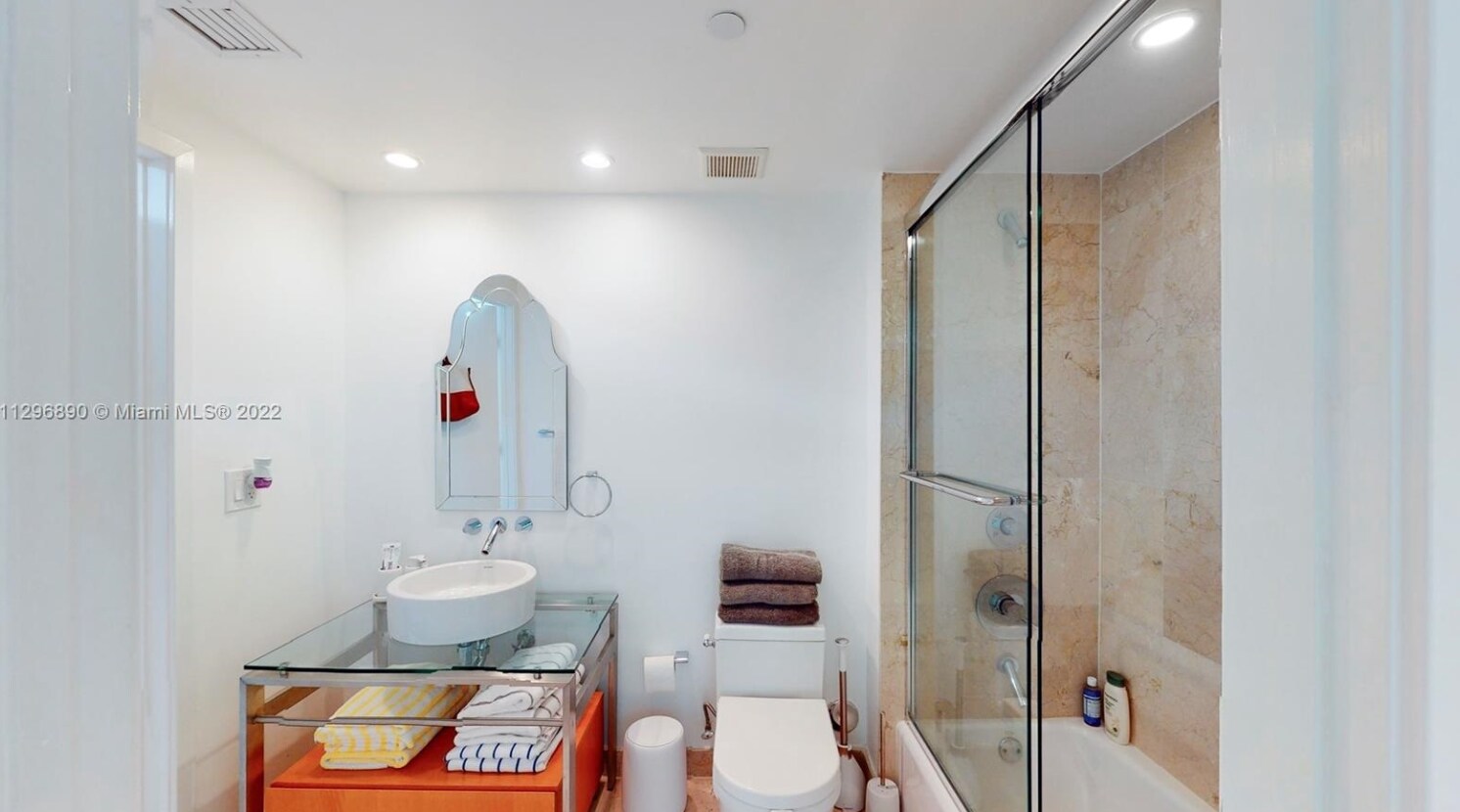 Building Photo - 6000 Collins Ave