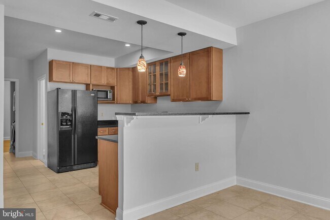 Building Photo - 22855 Oakgrove Rd