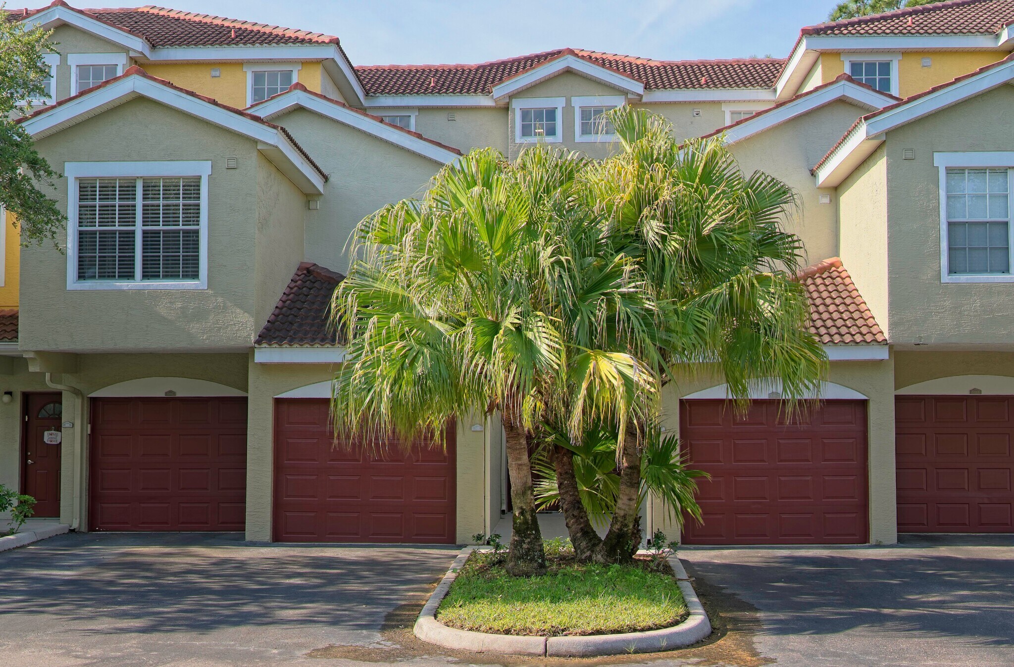 Building Photo - 5701 Bentgrass Dr