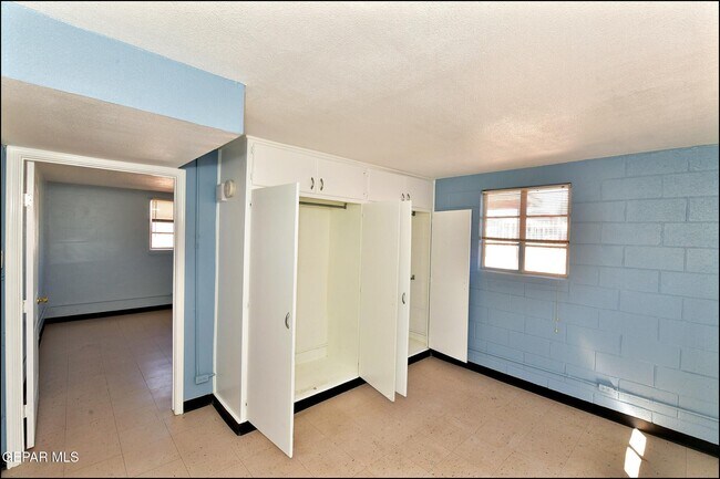 Building Photo - 8058 Gilbert Dr