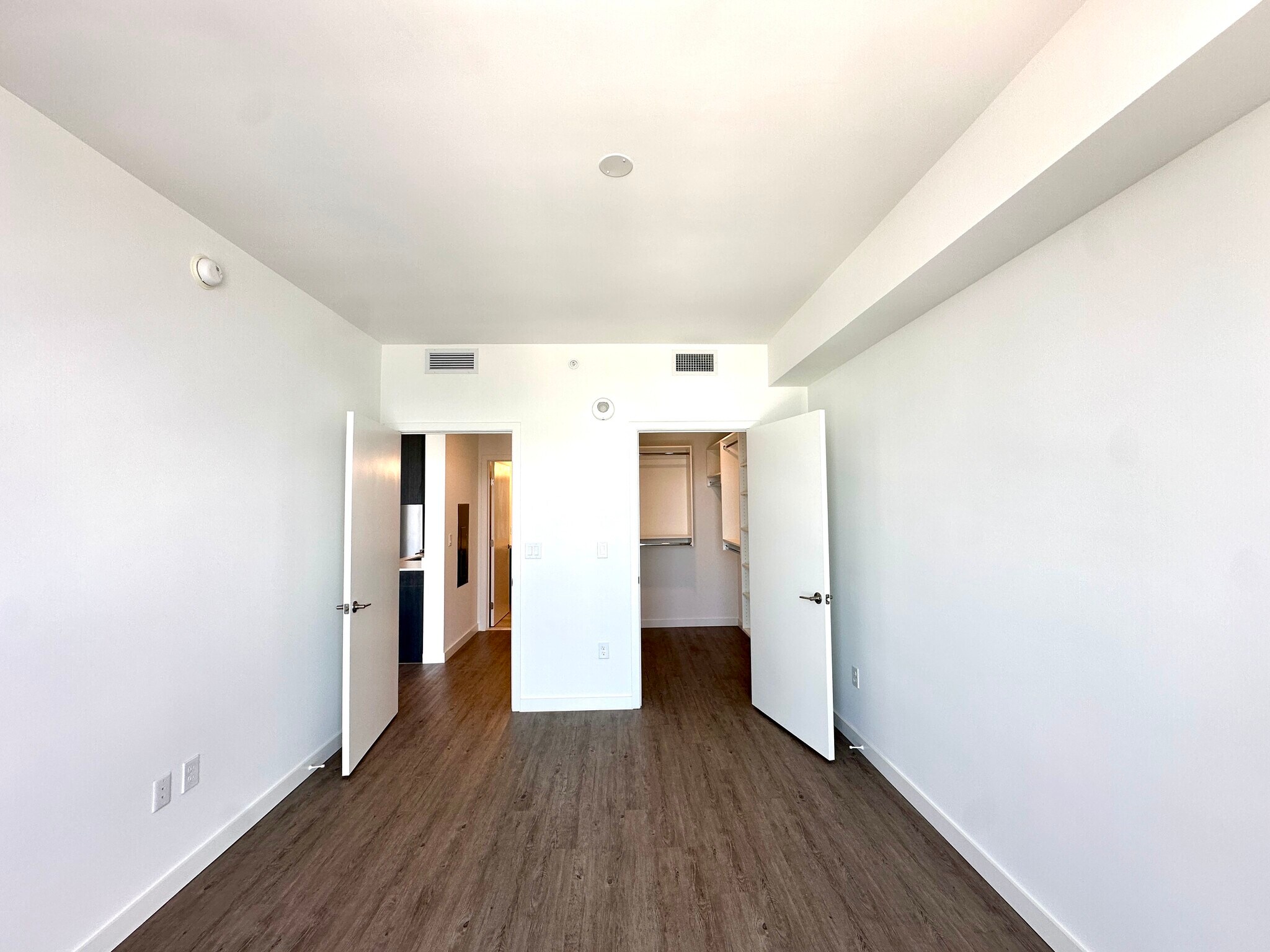 Building Photo - 114 NE 22nd St