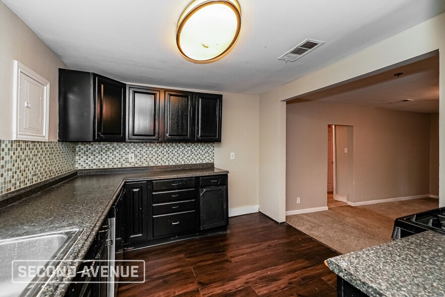 Building Photo - 7104 Foster Dr