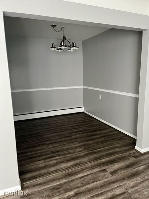 Building Photo - 2 br, 1 bath Condo - 16944 E 11 Mile Rd Ap...