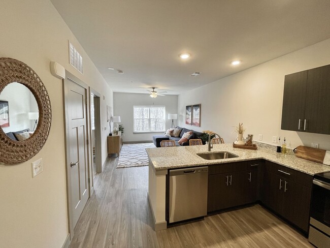 Building Photo - Tuscany | 1 Bed 1 Bath | 786 sf