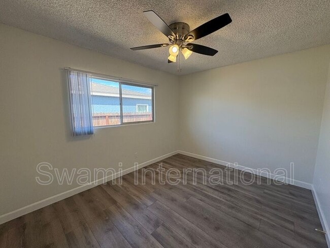 Building Photo - 21612 Berendo Ave