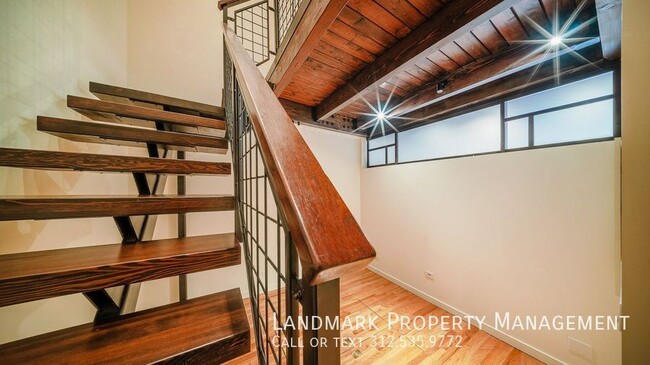 Building Photo - 758 N Larrabee St
