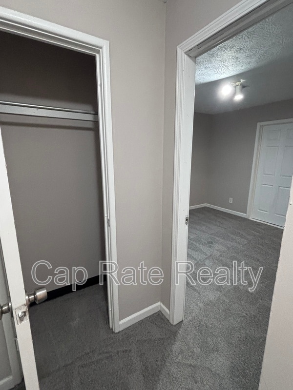 Building Photo - 4003 Carlton Ave