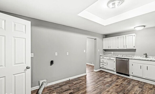 Building Photo - 841 Birch Ave
