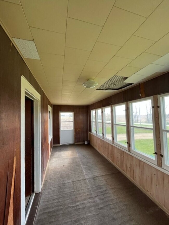 Building Photo - 3908 W Mineral Point Rd
