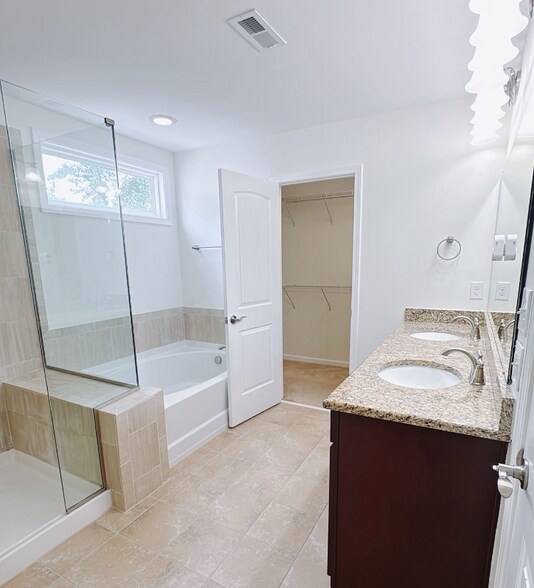 Building Photo - 1605 Kythira Dr
