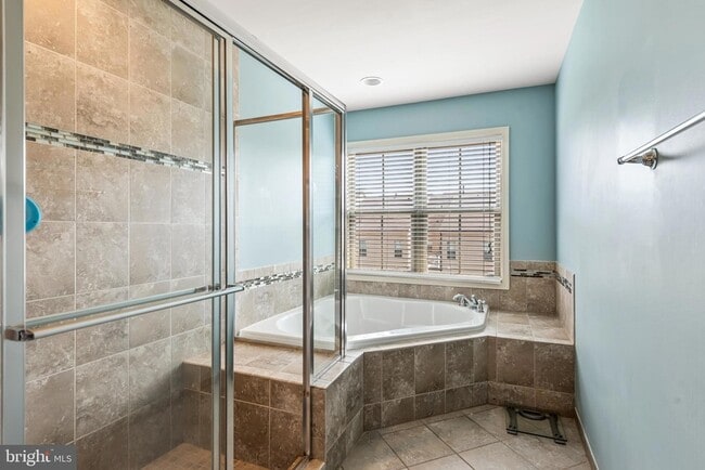 Building Photo - 23638 Sailfish Square