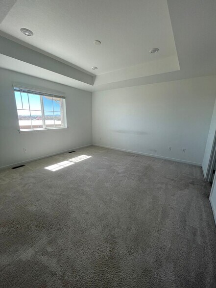 Building Photo - 762 176th Ave