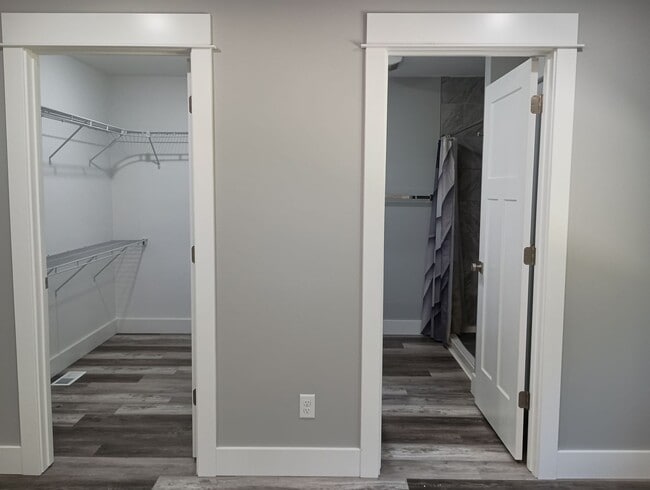 Building Photo - Coming Soon! 2 bed 1 bath Single Family home in Norton Shores!