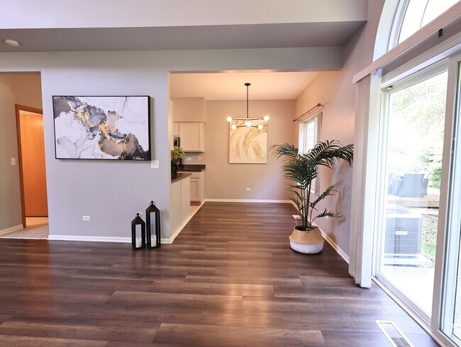 Building Photo - 2607 Oak Tree Ln