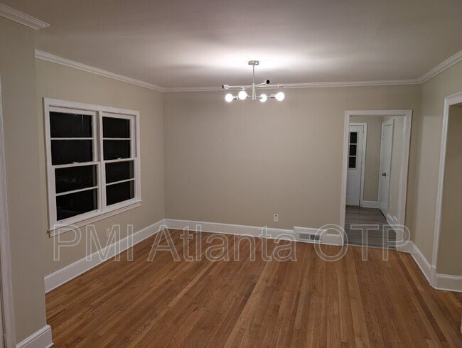 Building Photo - 1952 Wellbourne Dr NE