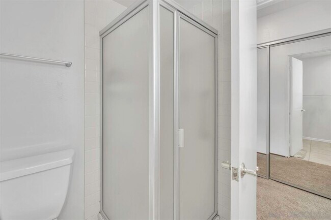Building Photo - 17052 Bernardo Oaks Dr