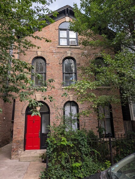 Building Photo - 222 W Willow St