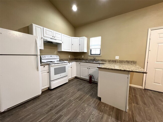 Building Photo - 875 FM 1696