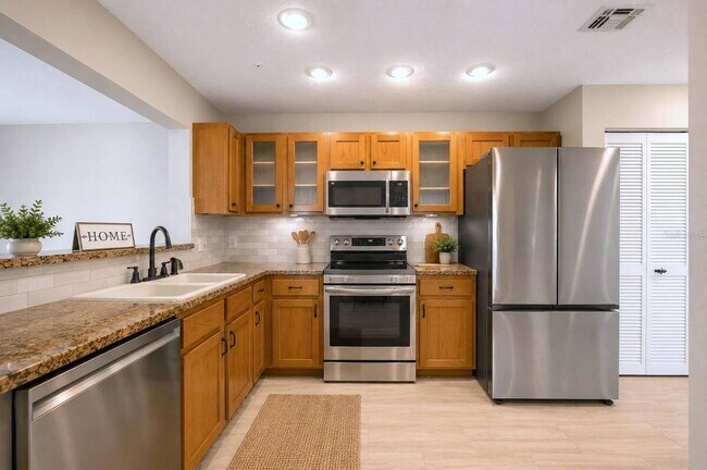 Building Photo - 641 Maple Oak Cir