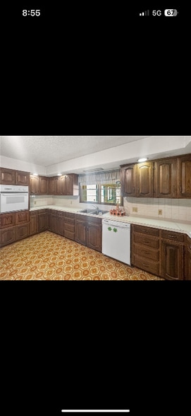 Building Photo - 105 Magnolia