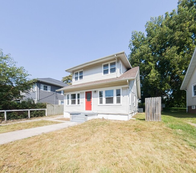 Building Photo - Updated 3 Bedroom 1,800 SQFT Home for Rent