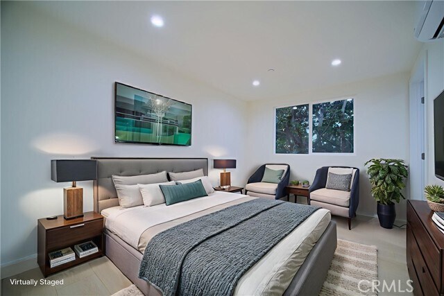 Building Photo - 259 S Ave 54