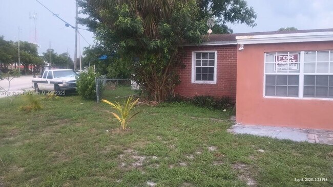 Primary Photo - 2300 NW 15th Ct