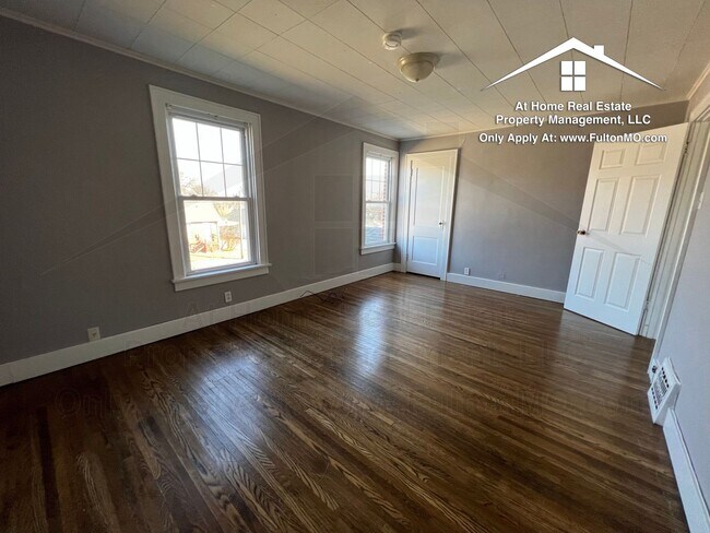 Building Photo - 837 Nichols St